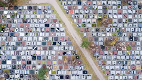 Karveliškių kapinės iš paukščio skrydžio