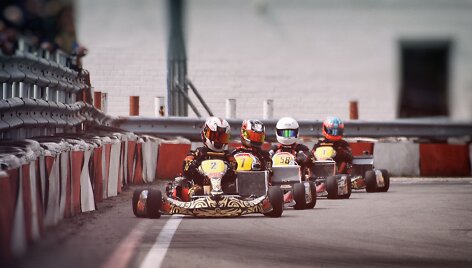 Apdovanojo greičiausius &scaron;ių metų kartingo čempionato lenktynininkus