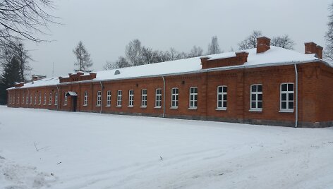 Panemunės kareivinių ir Karo mokyklos komplekso pastatas