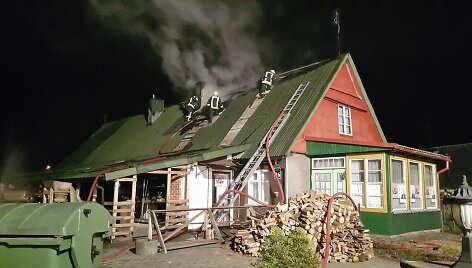 &Scaron;ilutėje degė namo stogas. 