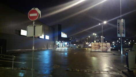 Vilniaus &bdquo;Lukoil&ldquo; degalinėje &ndash; specialiųjų tarnybų apgultis.