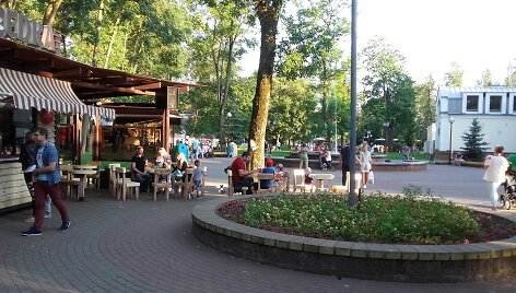 Miesto parke žmonės mėgsta leisti laisvalaikį