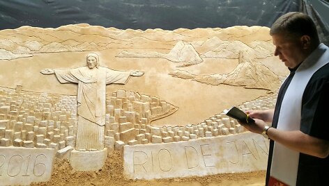 Smėlio skulptūra, skirta olimpinėms žaidynėms Brazilijoje.