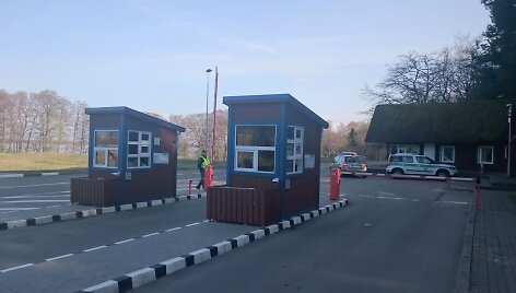 Įvažiavimo mokesčio į Neringą tvarką vėl norima keisti. Siekiama, kad leidimas galiotų kelias dienas.