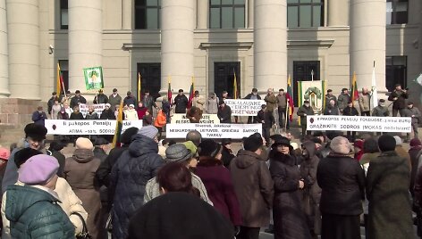 vilniuje-pensininkai-reikalauja-nedelsiant-didinti-pensijas