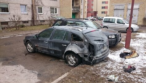 Degęs automobilis