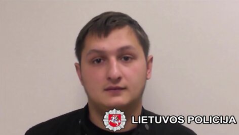 pareigunais-apsimete-jaunuoliai-grasino-ginklu-ir-ateme-telefona