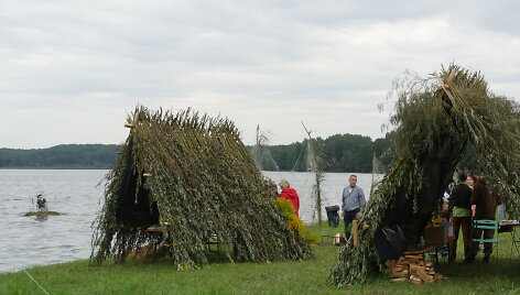 Samylai, "Pėdos marių dugne" 