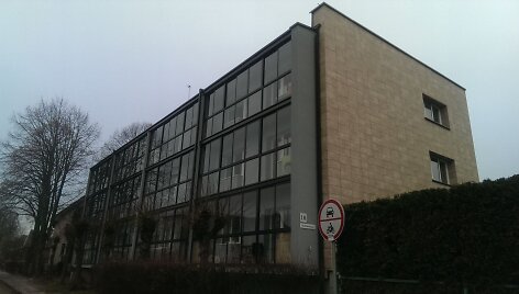 Medžiotojų g. 10 pastatas