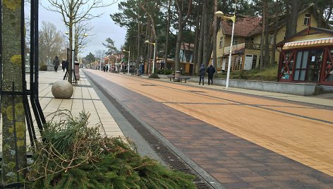 Palanga penktadienį tvarkosi audros pridarytus nuostolius