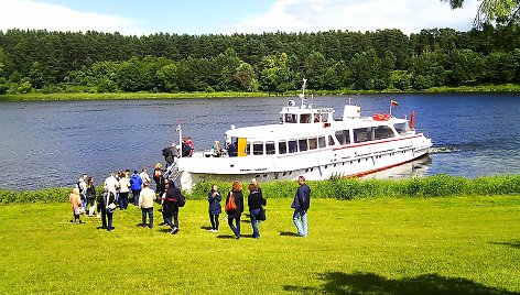 Laivas „Nemunas“, kuriuo bus plaukiama į Birštoną