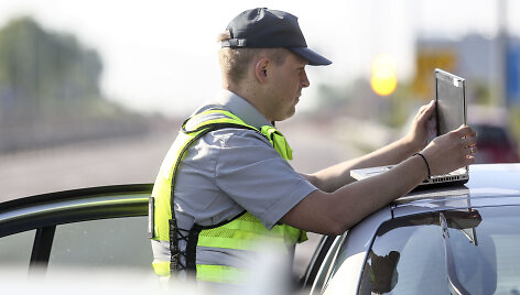 Rytinis kelių policijos reidas