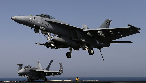 Susidūrė du lėktuvai &bdquo;F/A-18 Hornet&ldquo;