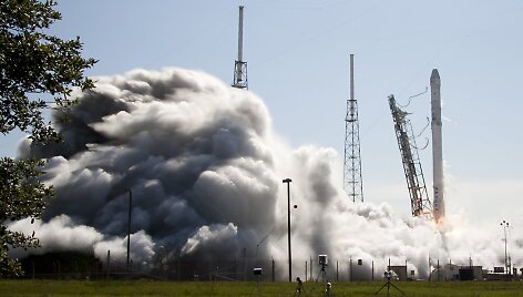 &bdquo;SpaceX&ldquo; raketos pakilimas