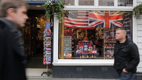 Didžiosios Britanijos rinkėjai ir politikai vieningos nuomonės dėl balsavimo referendume dar neturi.