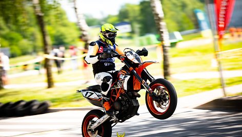 „SuperMoto“ čempionato Elektrėnuose įspūdingiausios akimirkos