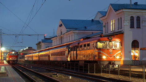 Traukinys 92/91 Vilnius &ndash; Sankt Peterburgas &ndash; Vilnius įvairiais laikotarpiais.