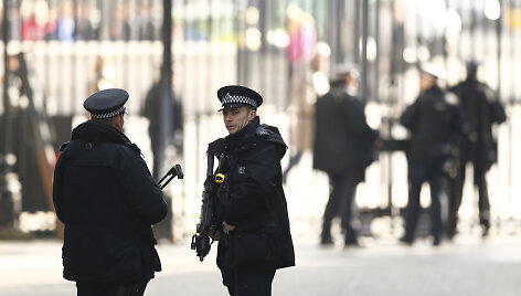 Į Londono ir Mančesterio gatves i&scaron;siųsta patruliuoti daugiau pareigūnų.