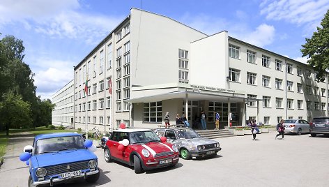 Vilniaus Mikalojaus Daukšos vidurinėje mokykloje nuaidėjo paskutinis skambutis