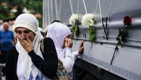 Bosniai pagerbė Srebrenicos žudynių aukas