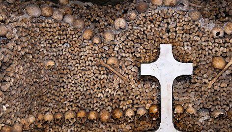 &Scaron;iurpumu garsėjančios Paryžiaus katakombos
