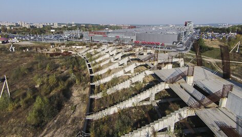 Stadionas ant &Scaron;e&scaron;kinės kalno i&scaron; pauk&scaron;čio skrydžio