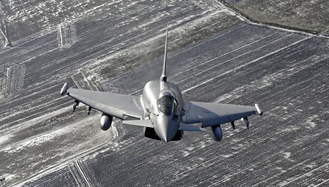 Italijos naikintuvas Eurofighter Typhoon.