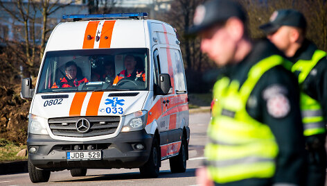 Sekmadienio ryto kelių policijos reidas Žvalgų gatvėje