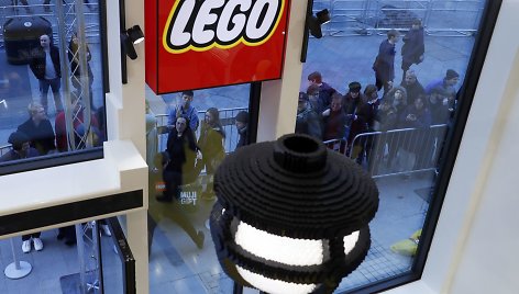 Londone atidaryta didžiausia pasaulyje „Lego“ parduotuvė