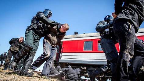 Policijos Mobiliosios kuopos pareigūnai