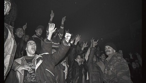 Kadras i&scaron; filmo &bdquo;Dainuos man, Sarajevai!&ldquo;