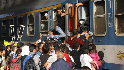 Pabėgėliai Budapešto traukinių stotyje