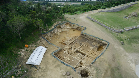 Archeologiniai kasinėjimai Japonijos Kacureno pilyje