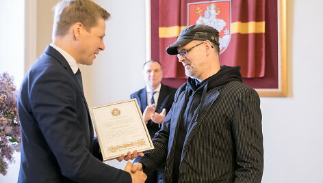 Už knygą &bdquo;100 istorinių Vilniaus reliktų&ldquo; D.Pocevičiui įteikta sostinės mero premija