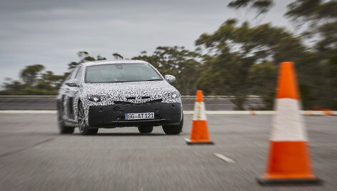 Naujasis &bdquo;Opel Insignia&ldquo; Niurburgringe