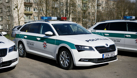 Kauno policijai perduoti nauji automobiliai