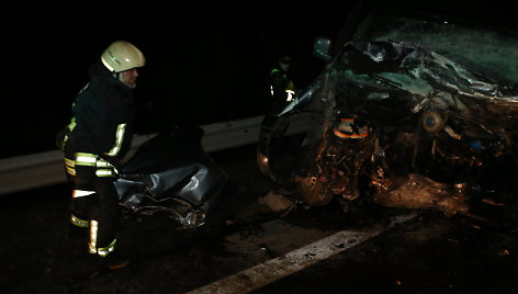 Magistralėje „Via Baltica“ susidūrus trims mašinoms žuvo BMW vairuotojas