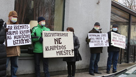 Klaipėdiečiai kategoriškai priešinasi planams įrengti krematoriumą prie Joniškės kapinių.