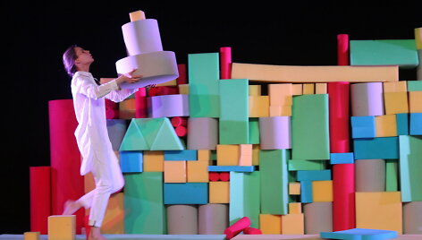 Klaipėdos jaunimo teatro aktoriai paruo&scaron;ė pamokantį spektaklį vaikams apie koloegiją. 
