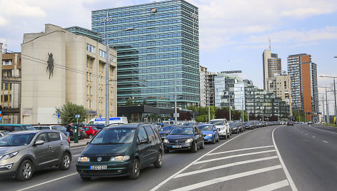 Konstitucijos prospektas virs skruzdėlynu: automobilius teks pamiršti