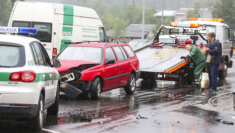 Judrioje sostinės sankryžoje - „VW Golf“ ir „Mitsubishi“ avarija