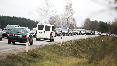 Prie Vilniaus Karveli&scaron;kių kapinių