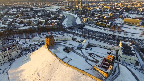 Apglėbtas &scaron;alčio Vilnius paskendo besileidžiančios saulės spinduliuose
