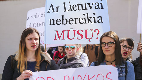 Lietuvos edukologijos universiteto studentai suorganizavo piketą. 