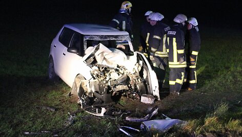 Avarijos metu nukentėjo trys žmonės