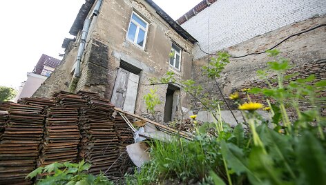 Aplink Pilvelių &scaron;eimos butus Totorių gatvėje dabar sukasi žiurkės