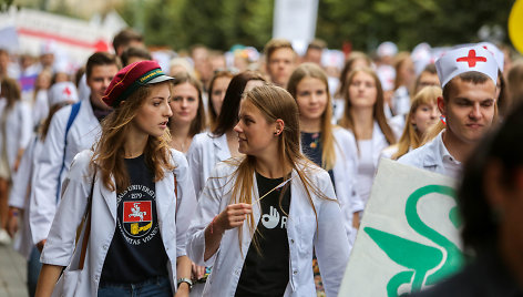 Vilniaus universiteto darbuotojų, studentų ir alumnų eisena į VU rūmus