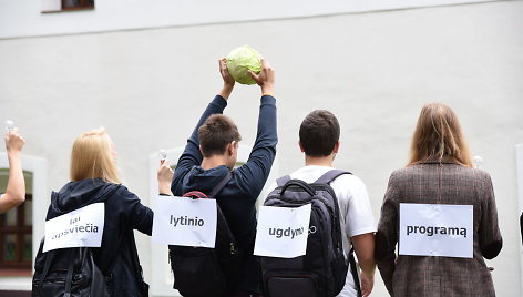 Protesto akcija prie Švietimo ir mokslo ministerijos