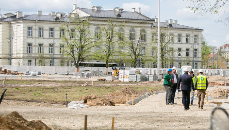 Rekonstruojama Luki&scaron;kių aik&scaron;tė i&scaron; arti