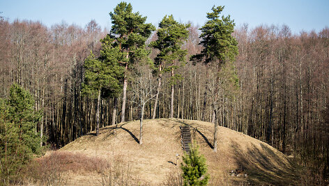 Opstainių piliakalnis